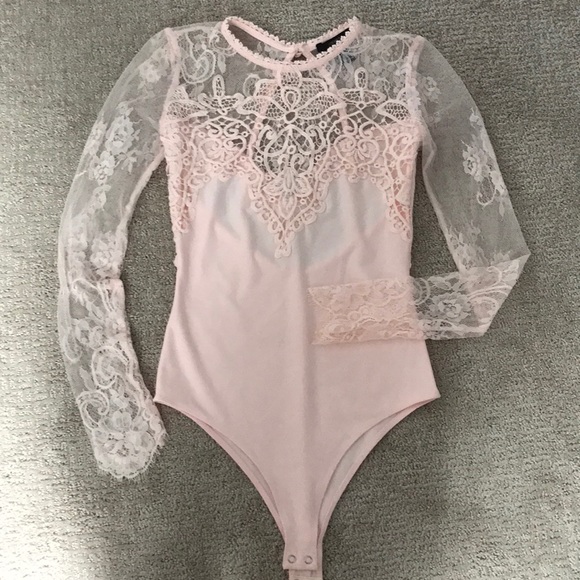 Forever 21 Tops - Rare Lace Body Suit 🌸
